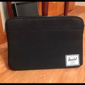 Herschel 15” Laptop Sleeve/case. Unisex.